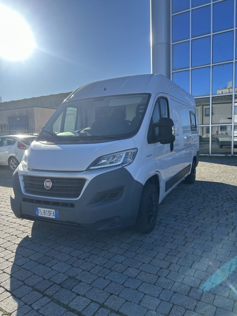 Esterno Van fiat ducato in vendita